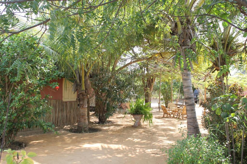 Lampsar Lodge Ndiongo Exterior foto